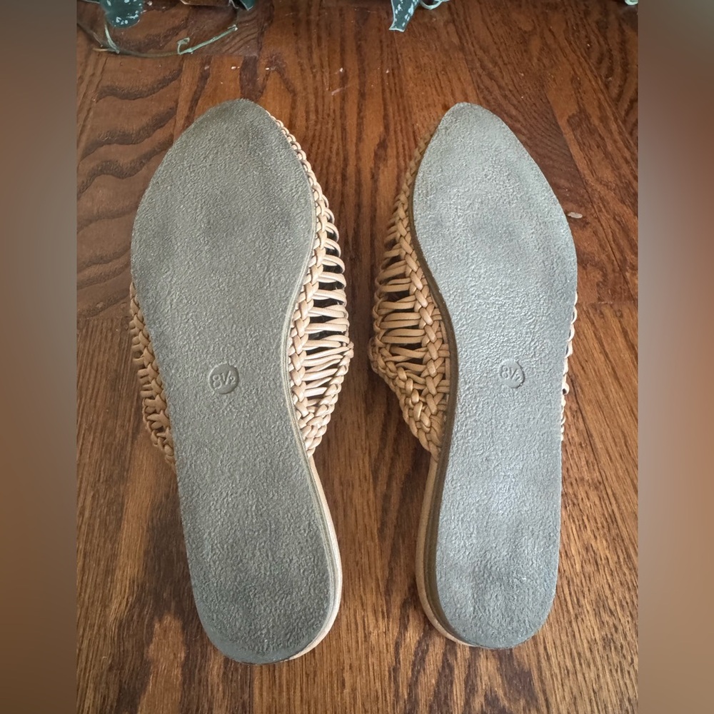 Universal Thread Ellen Mule Tan Woven Flats - Size Women’s 8.5 - Picture 7 of 7